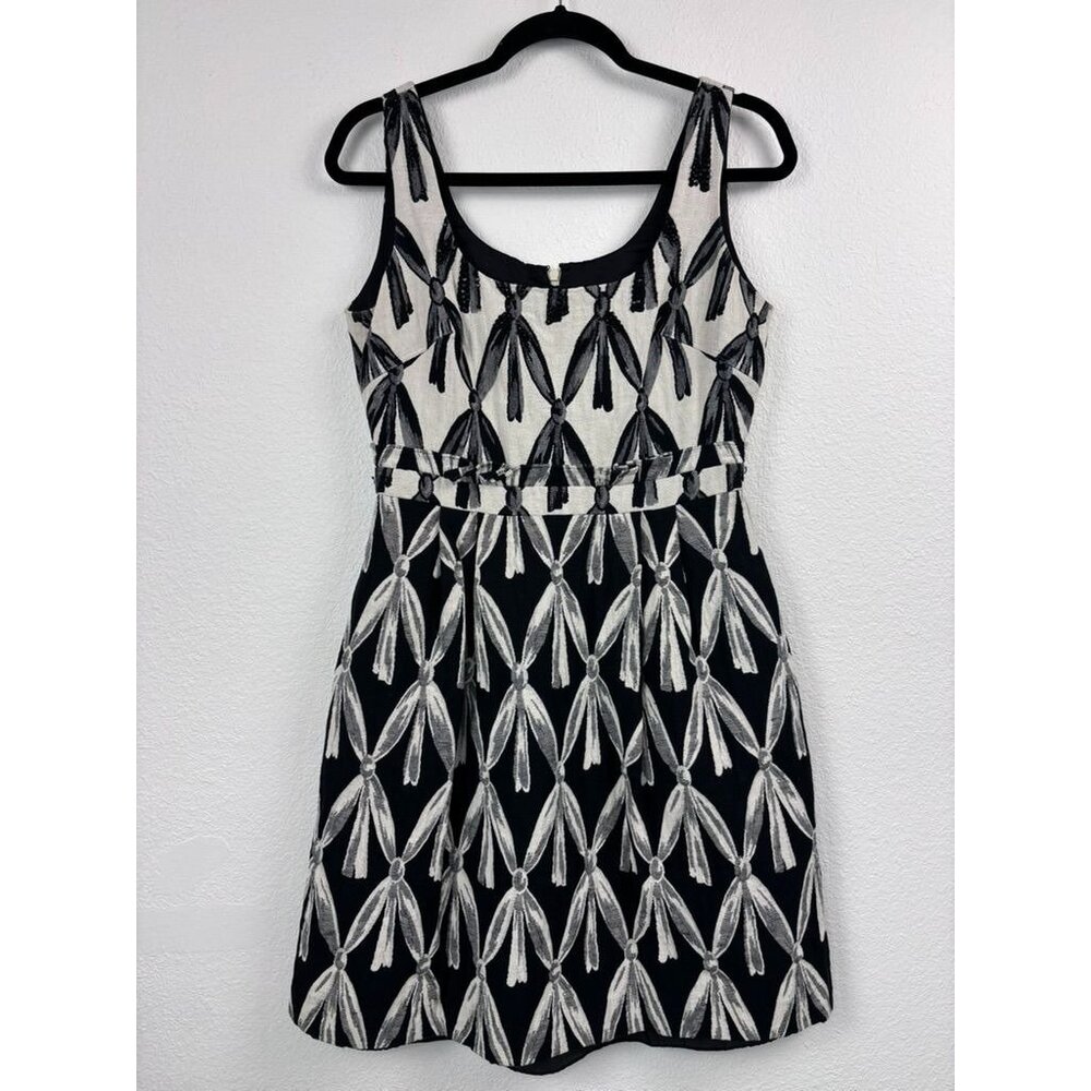 Kay Unger women's 8‎ black and cream patterned fit and flare cocktail dress